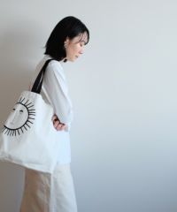 モデル着用画像（ホワイト）