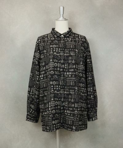 総柄ブラウス