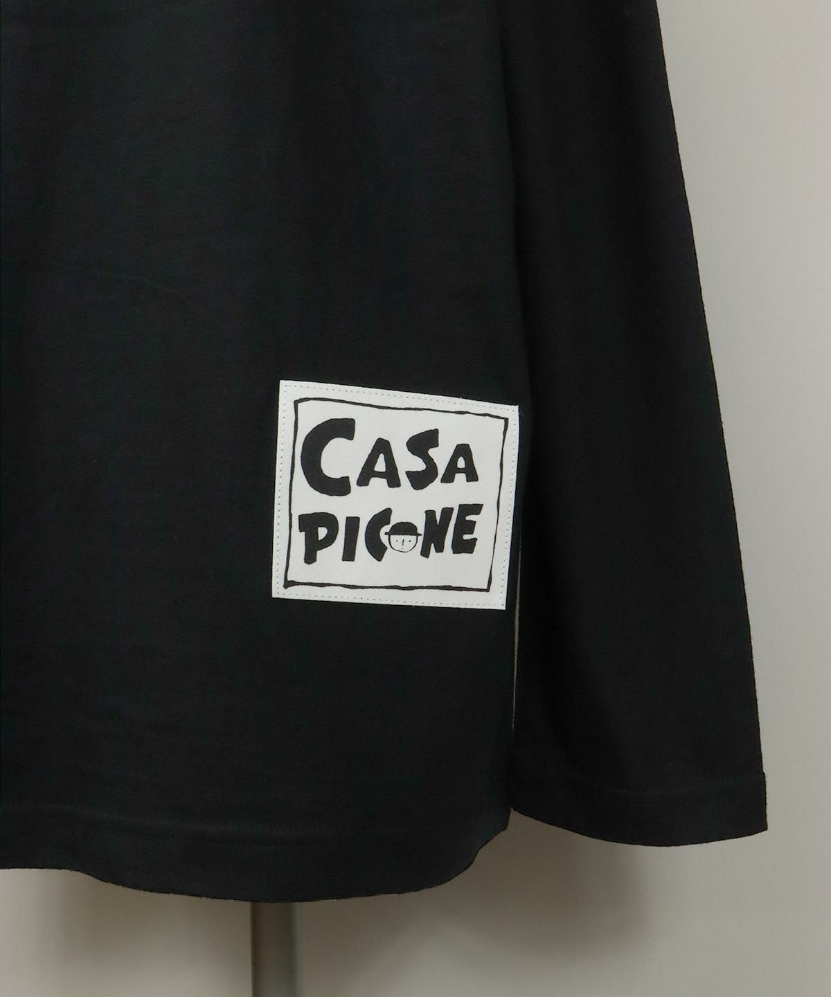 ロゴアップ部分（ブラック）