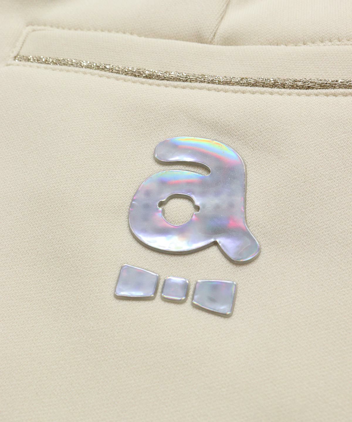 ロゴパーツ（ベージュ）