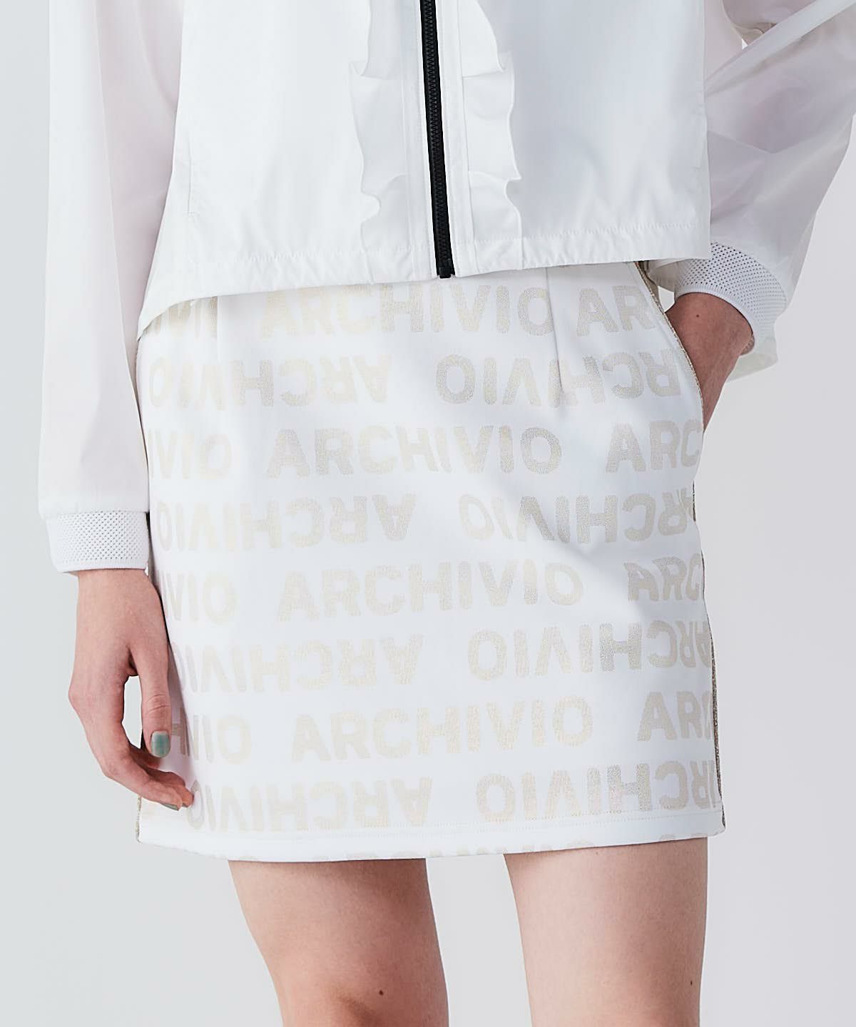 モデル着用画像（ベージュ）