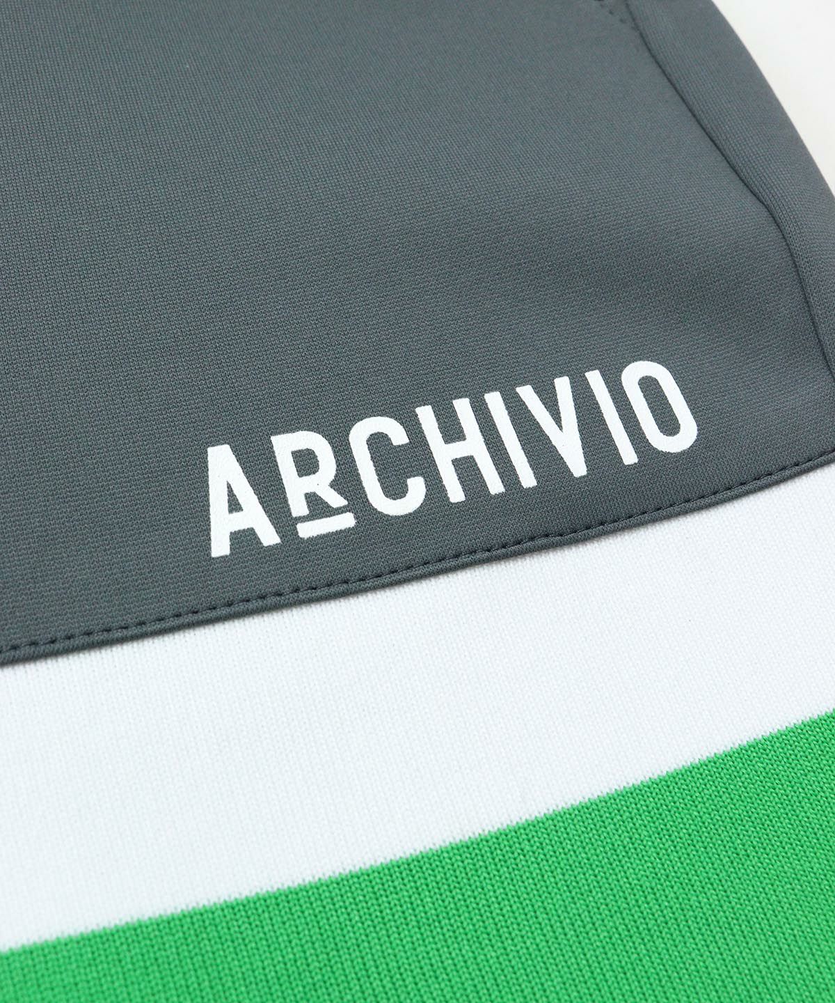 ブランドロゴ（グレー）