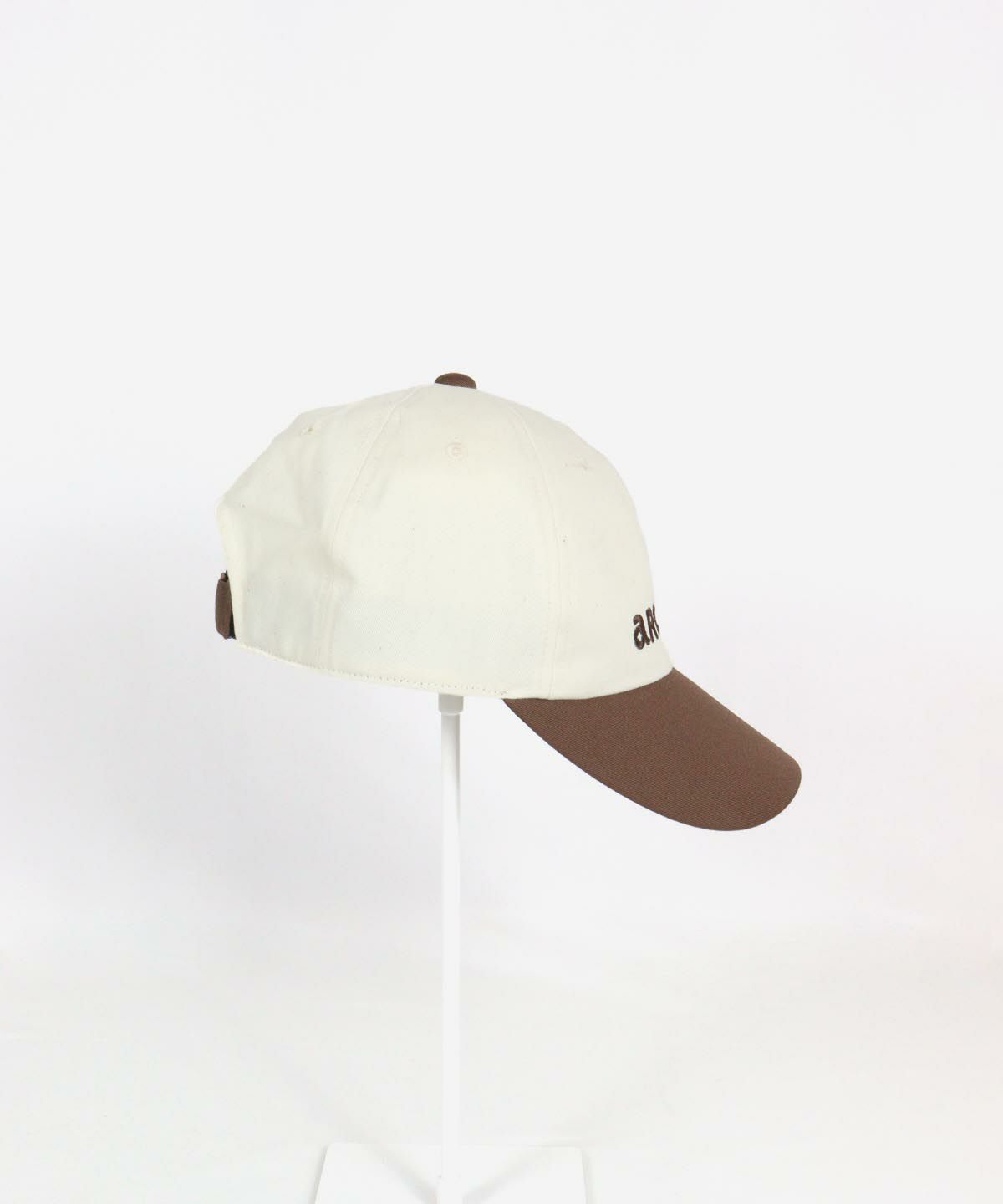 刺繍ロゴキャップ右横（ブラウン）