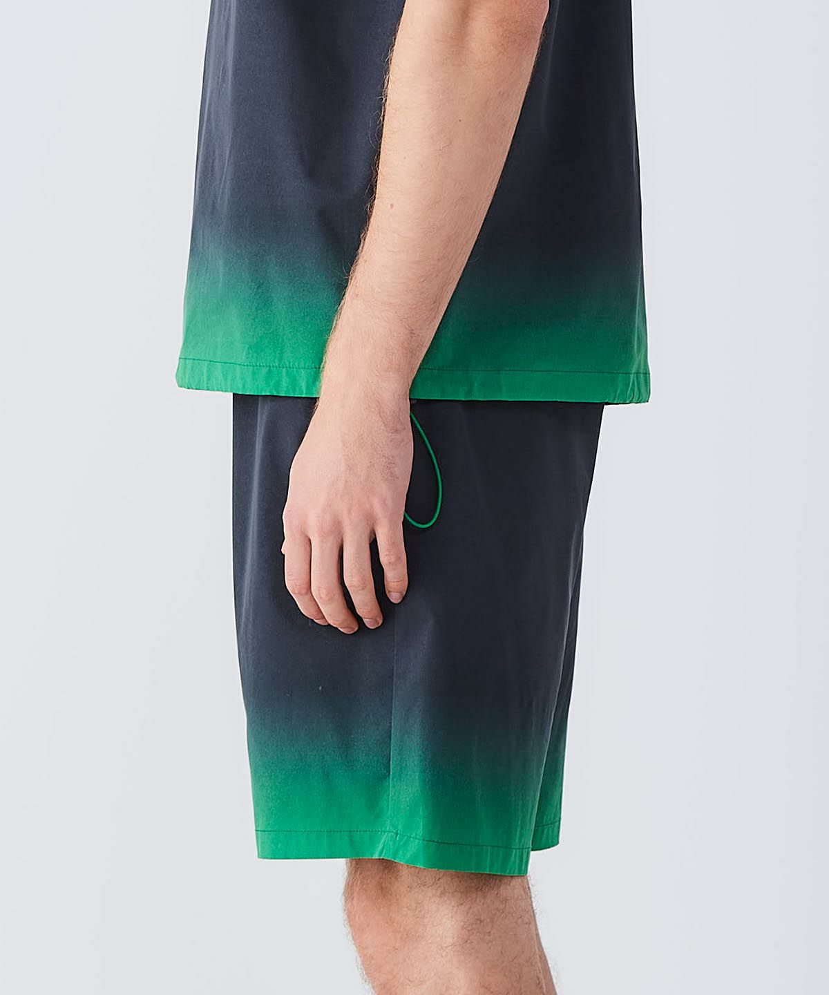 モデル着用画像(ブラック)