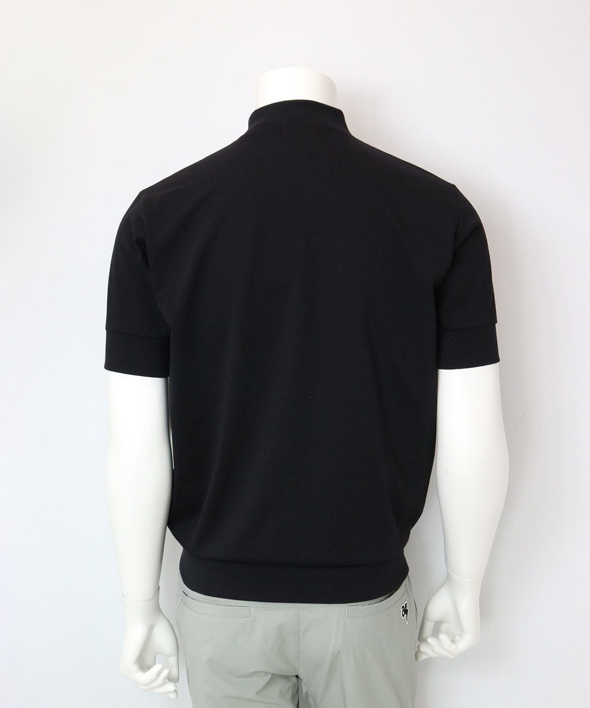 【メンズ】綿混ハイネックプルオーバー後（ブラック）