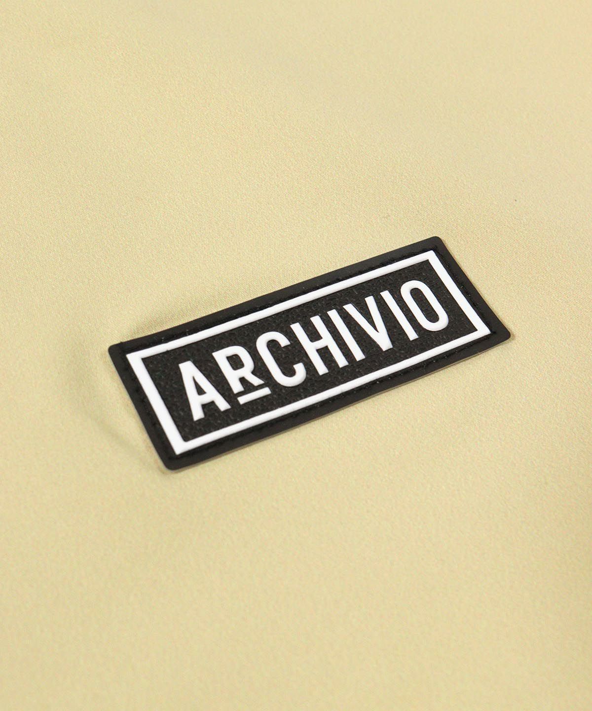 ロゴアップ(ベージュ)