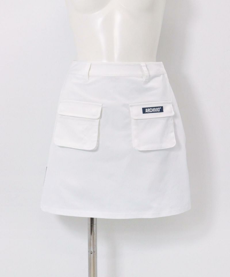 バックロゴプリーツ撥水スカート(ホワイト)前