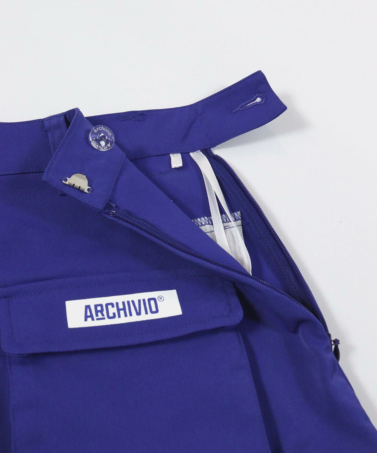 ファスナー部分アップ(ブルー)