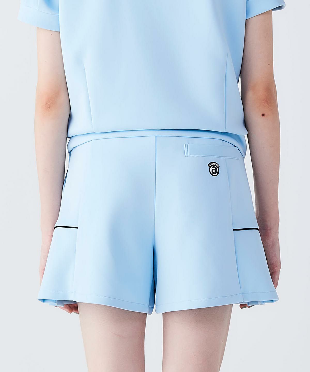 モデル着用画像（ライトブルー）