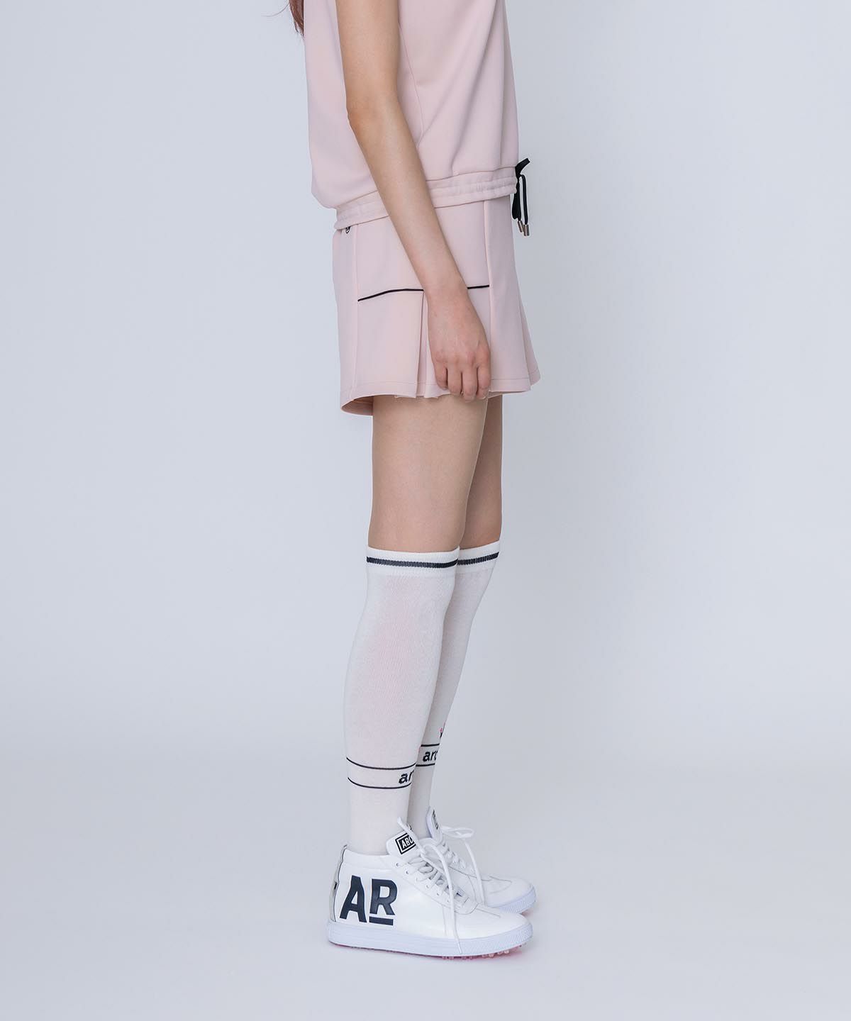 モデル着用画像（ライトオレンジ）