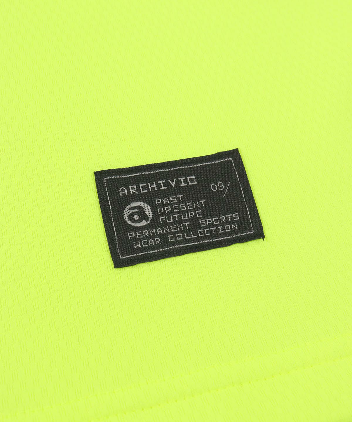 タグ部分（イエロー）