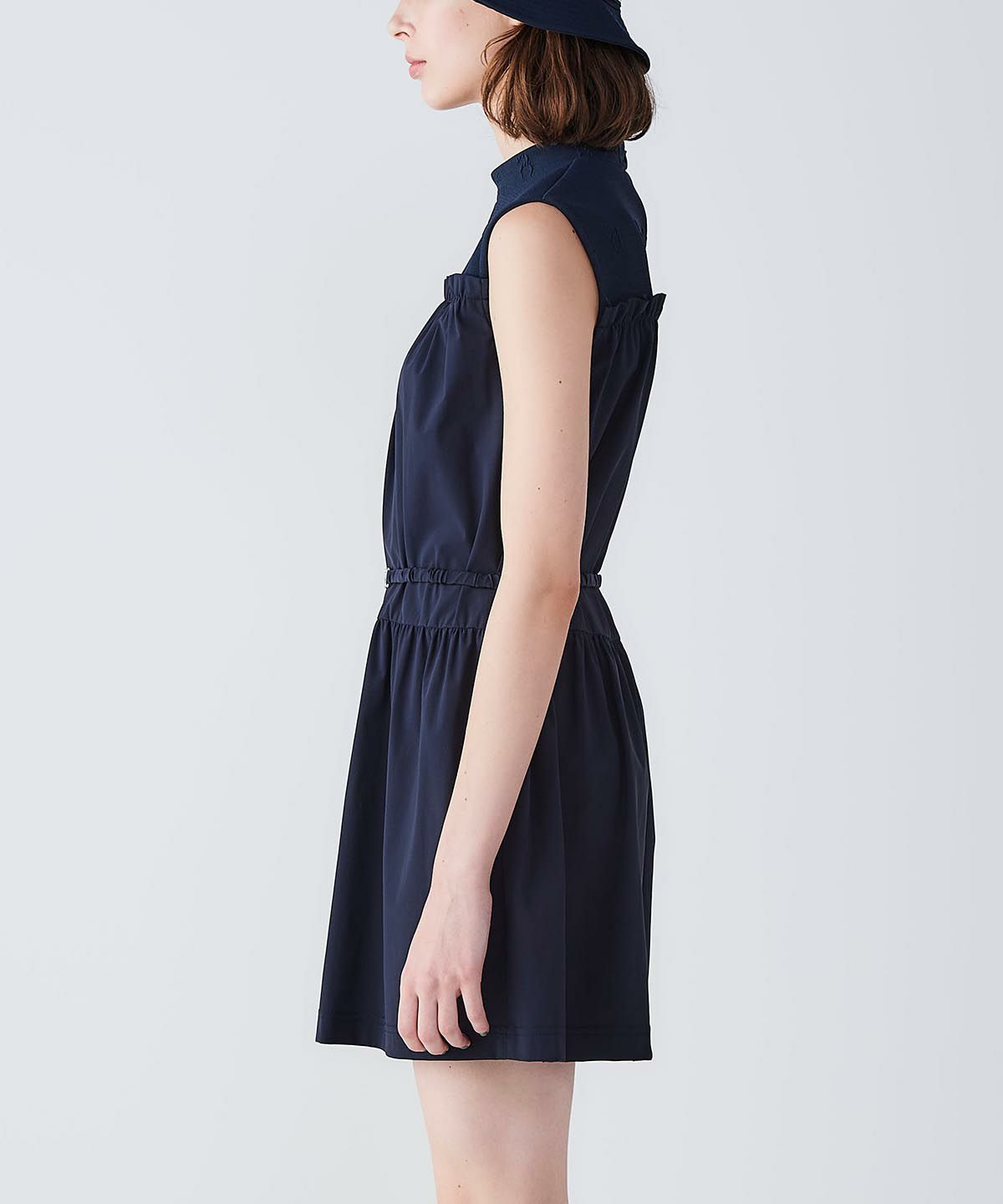 モデル着用画像（ネイビー）