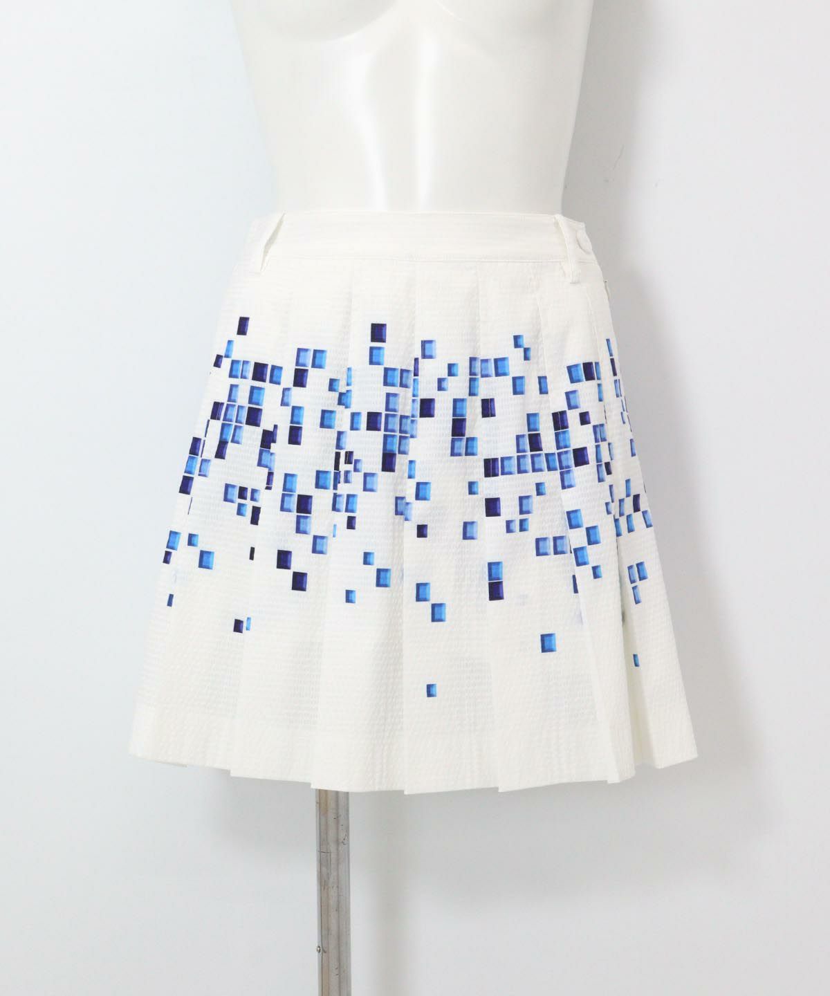 モザイク柄通気撥水スカート（ホワイト×ブルー）