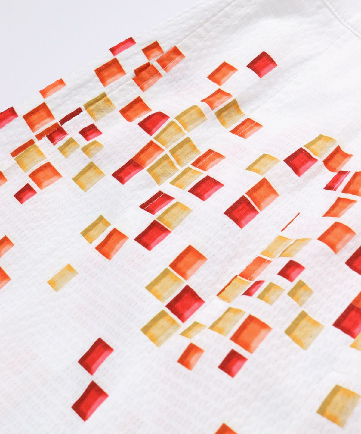 柄詳細(ホワイト×レッド）