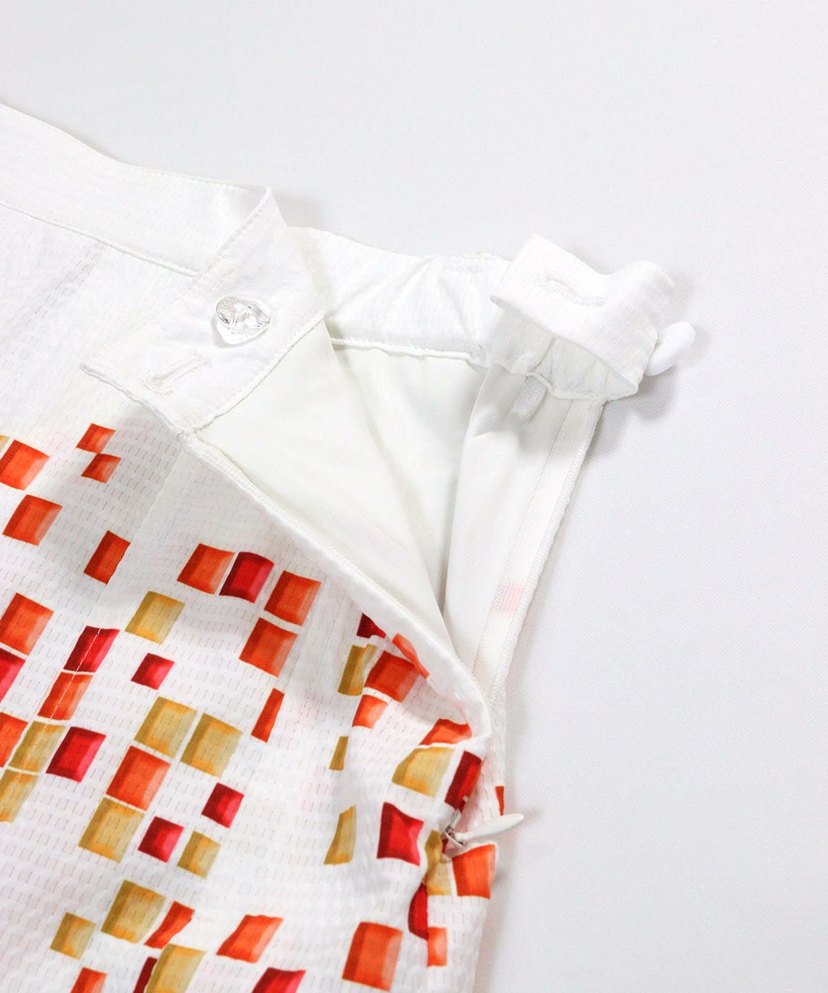 ファスナー部(ホワイト×レッド）