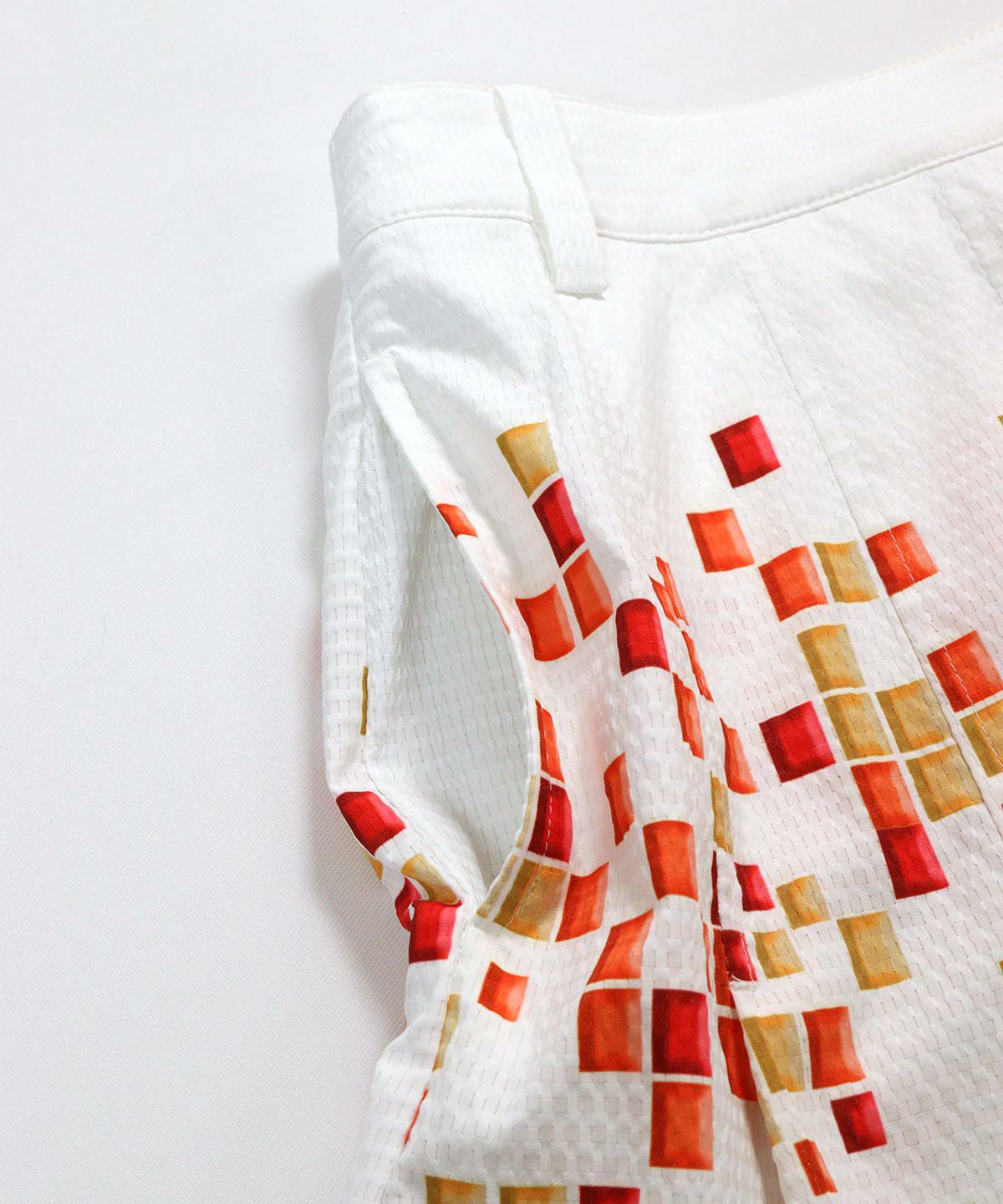 ポケット部分(ホワイト×レッド）