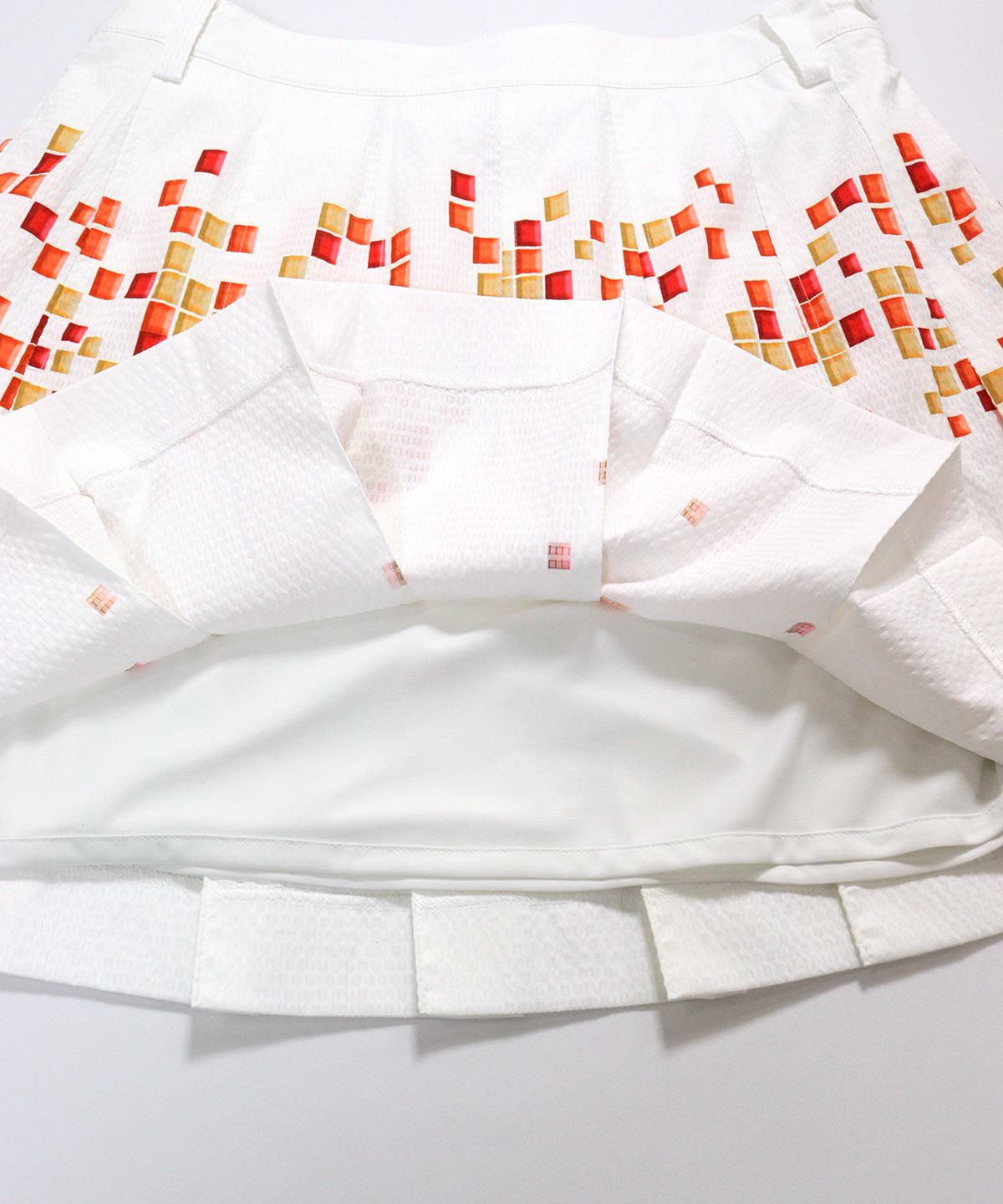 プリーツ部分(ホワイト×レッド）