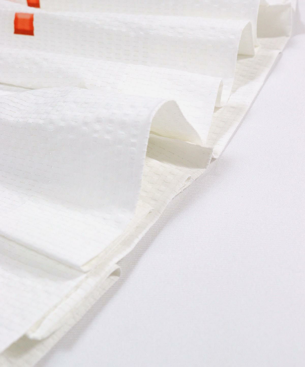 生地感(ホワイト×レッド）