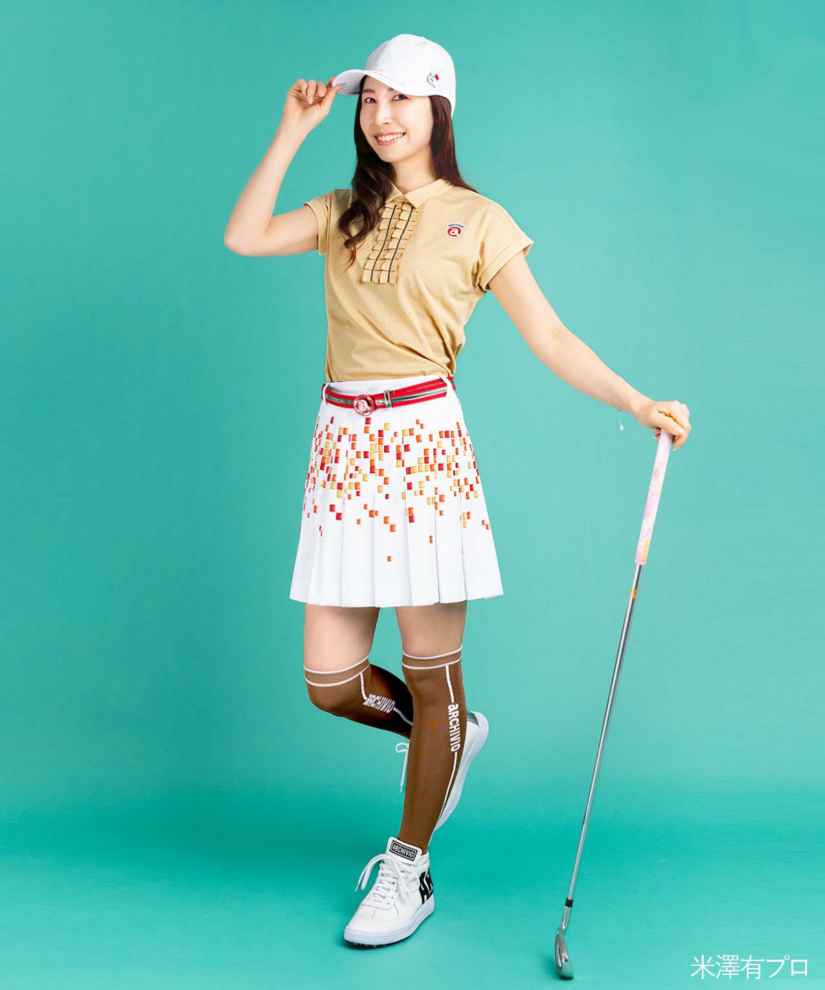 モデル着用画像（ホワイト×レッド）