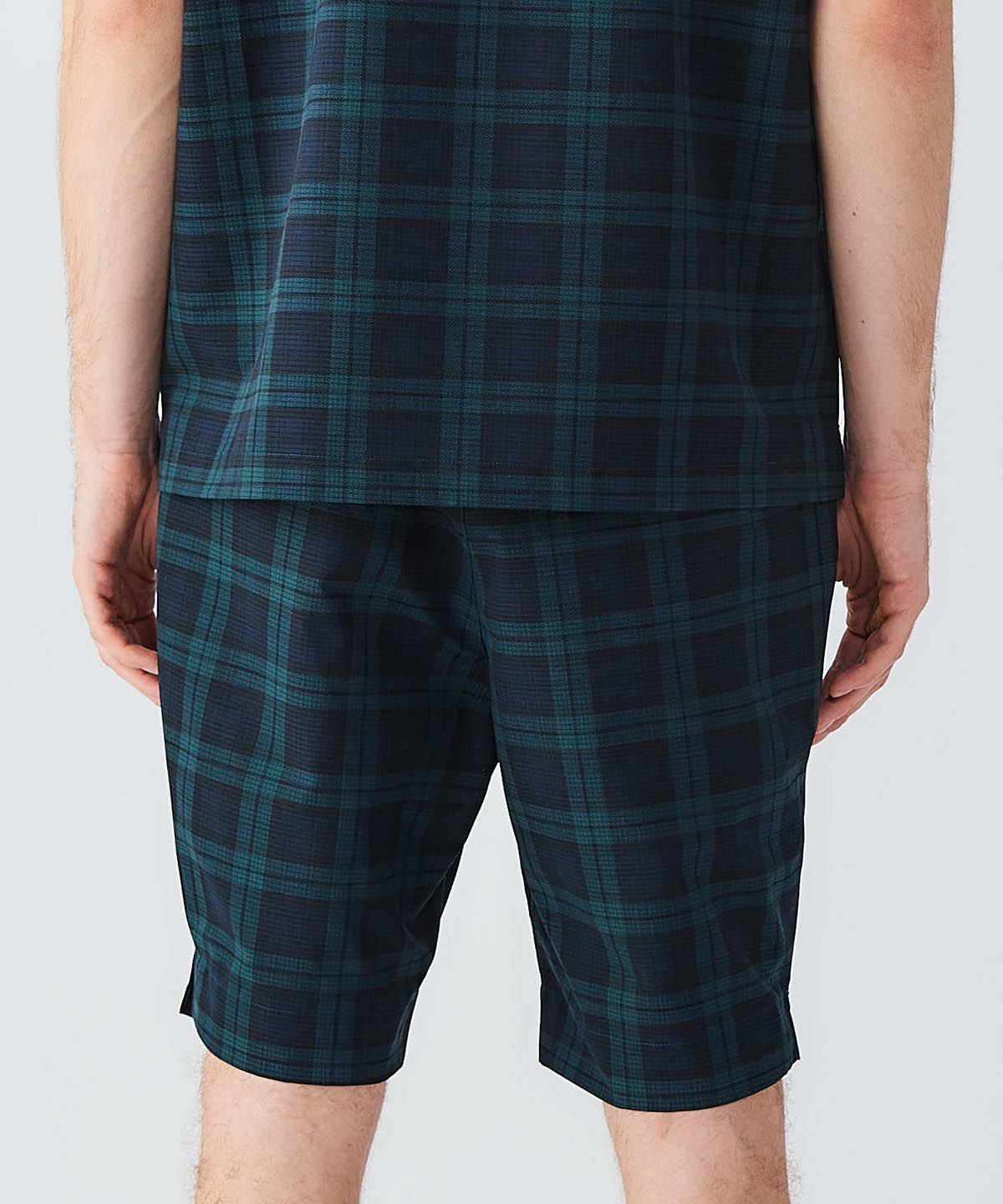 モデル着用画像（グリーン）