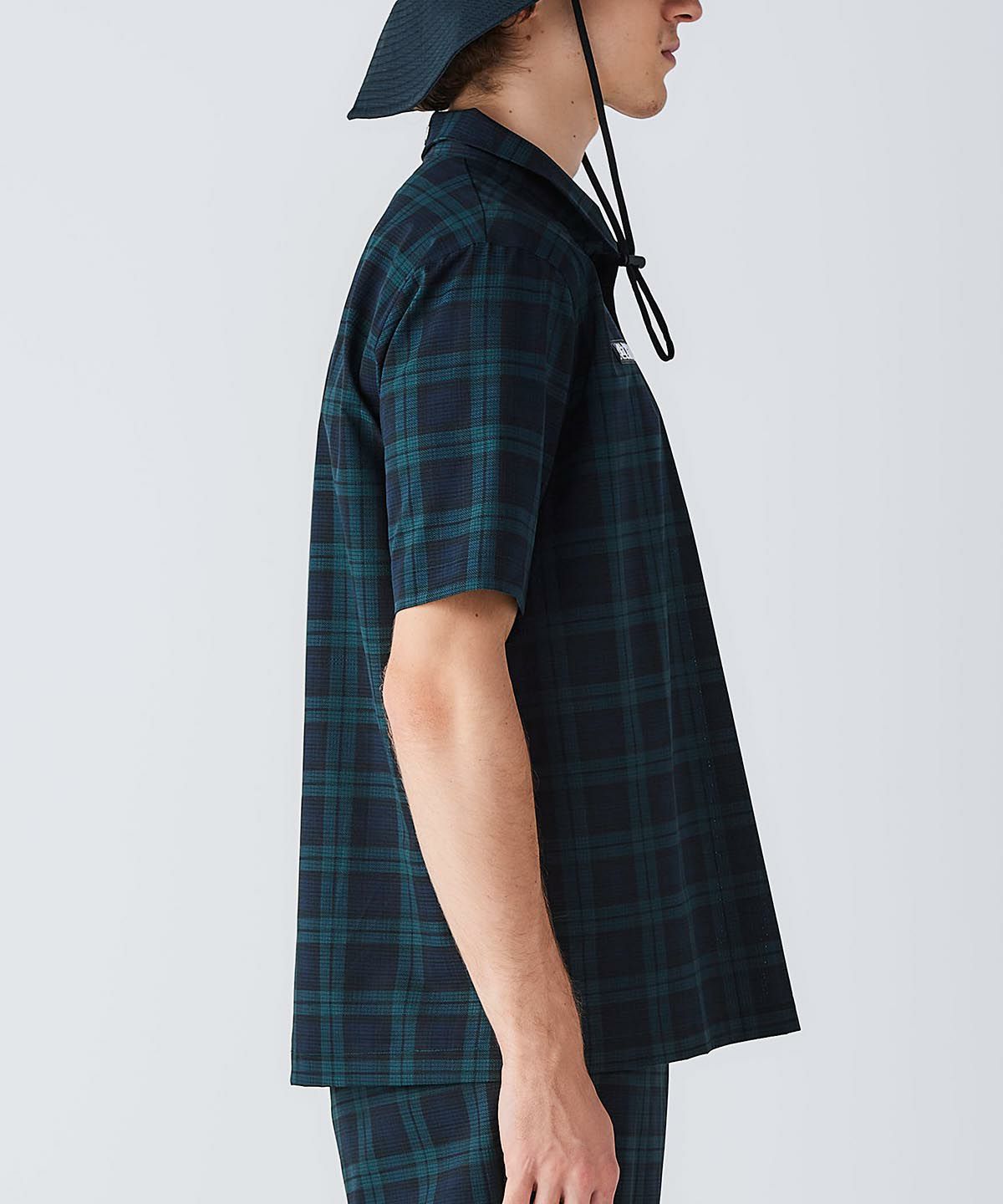 モデル着用画像（グリーン）