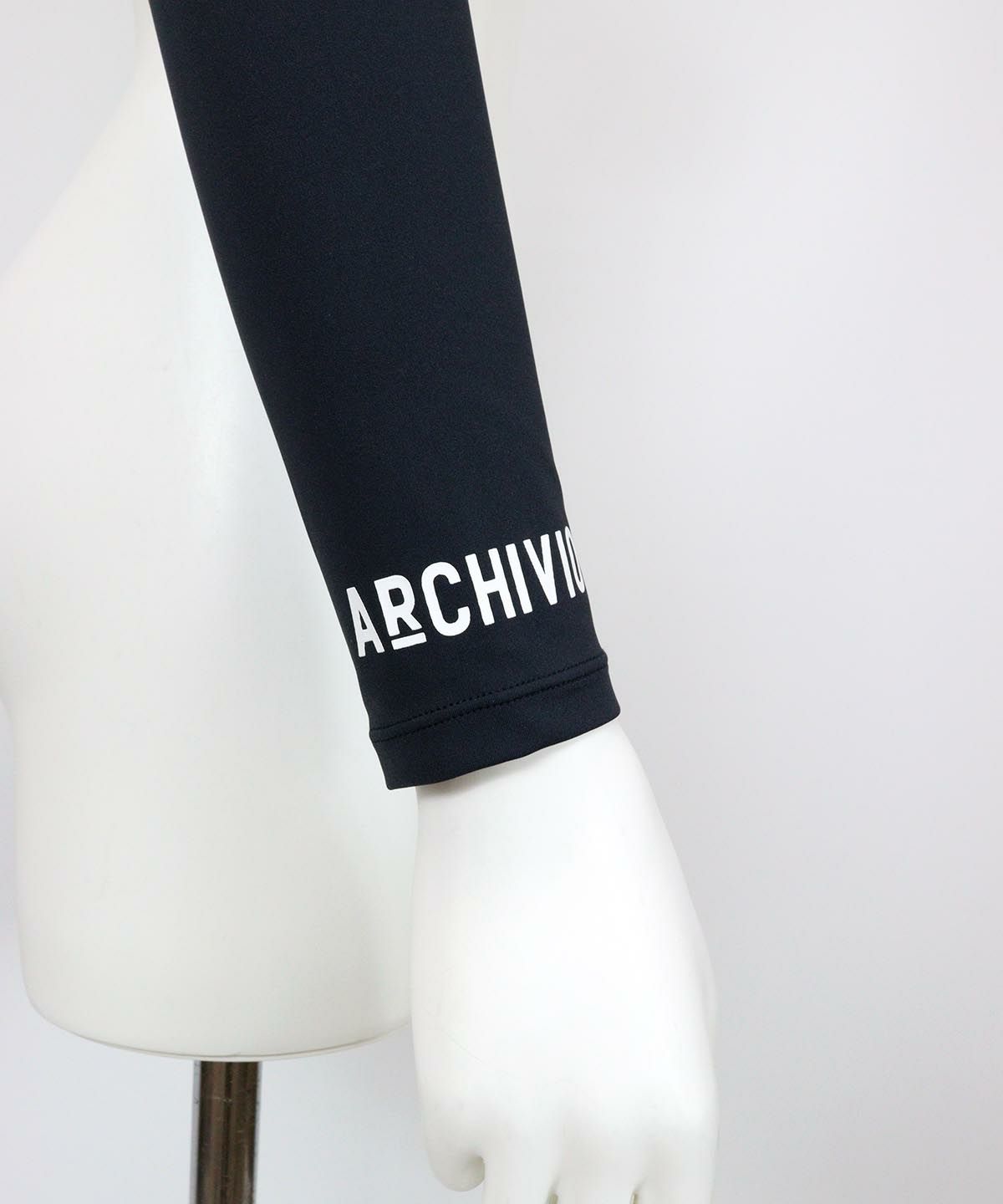 ロゴ部分アップ(ブラック)