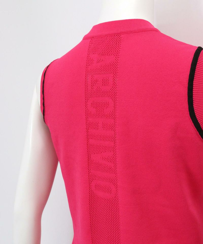 背中ロゴデザイン部分（ピンク）