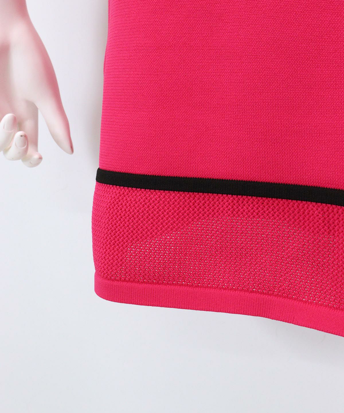 裾デザイン部分（ピンク）