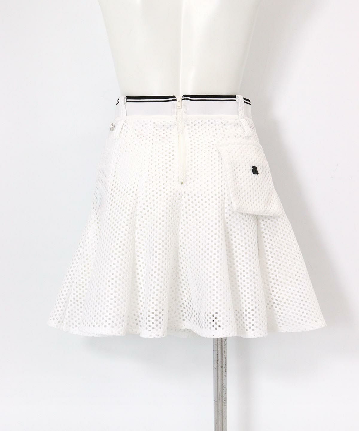 UV冷感メッシュフレアスカート(ホワイト)後ろ