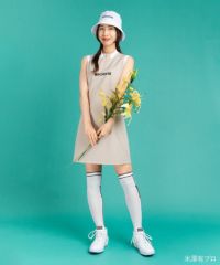 モデル着用画像（ベージュ）