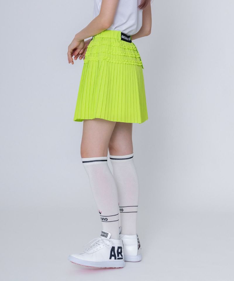 モデル着用画像（ライトグリーン）