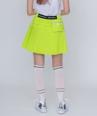 モデル着用画像（ライトグリーン）