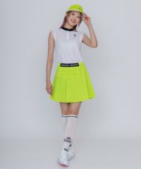 モデル着用画像（ライトグリーン）