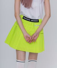 モデル着用画像（ライトグリーン）