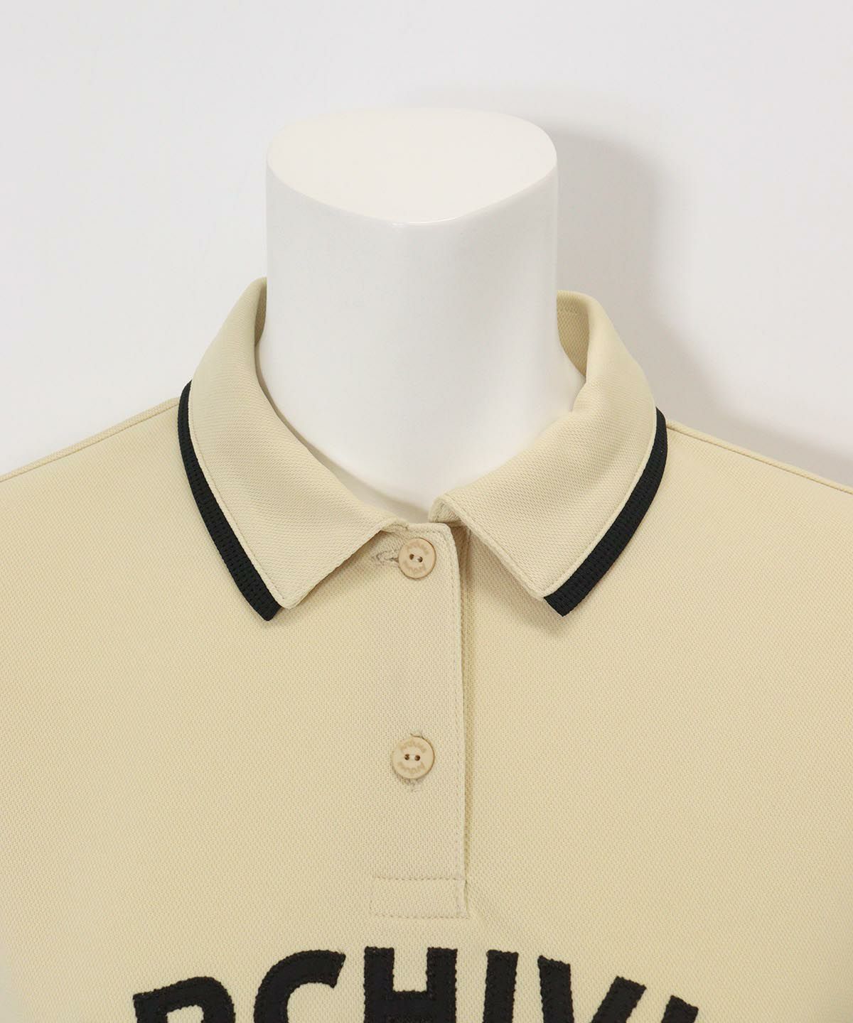 首元アップ(ベージュ)