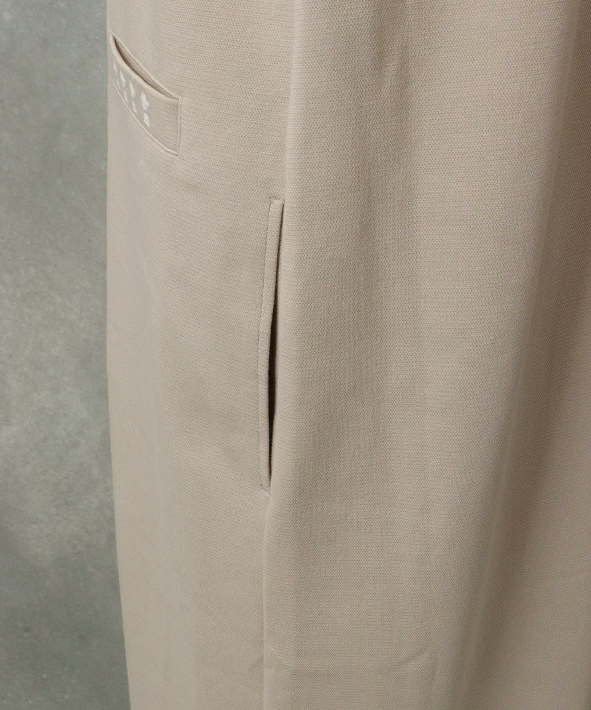 横ポケット部分（ベージュ）
