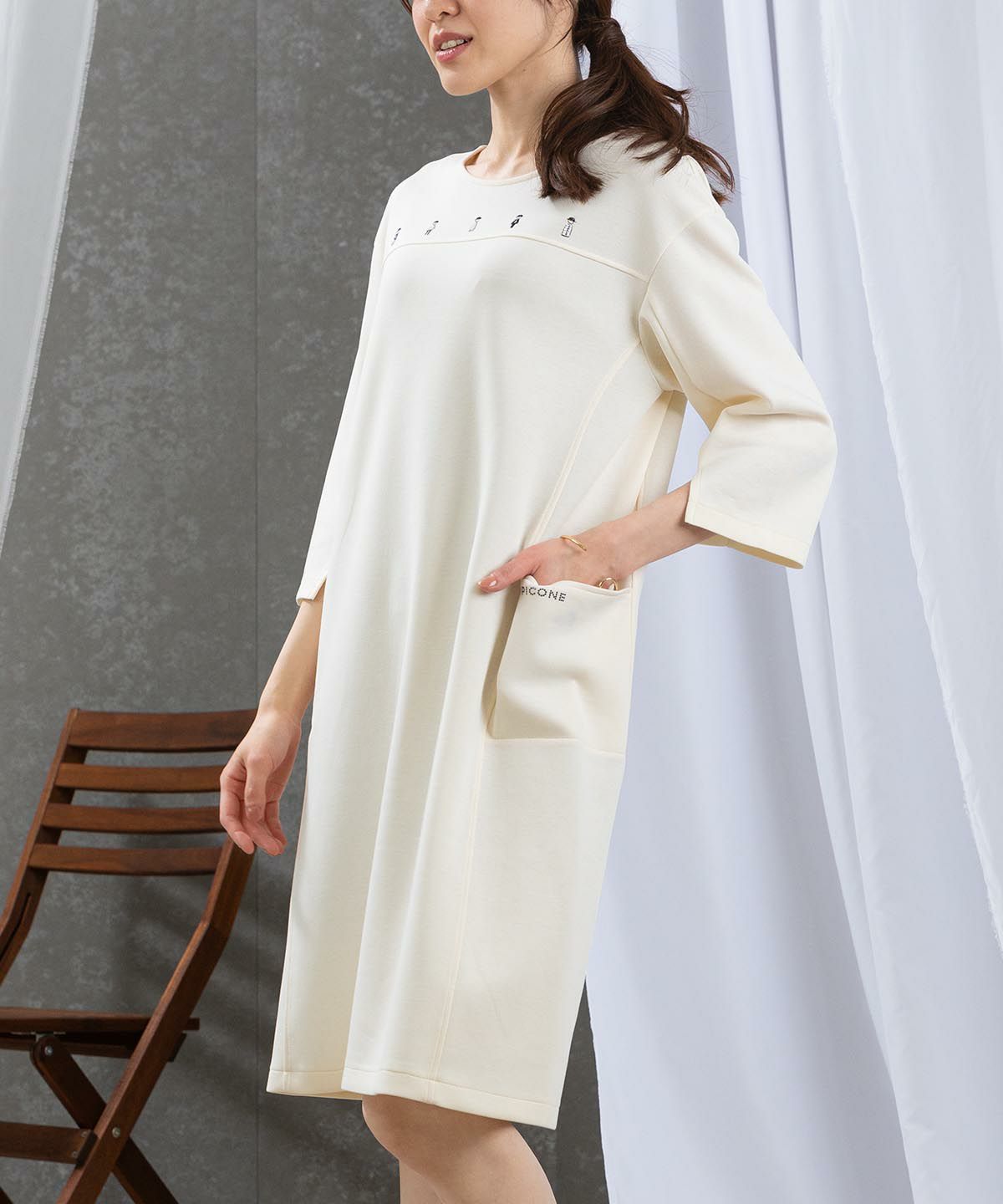 モデル着用画像（ホワイト）