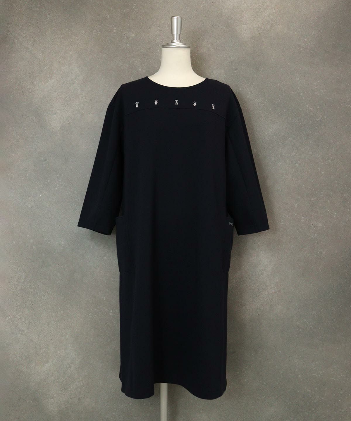 ビーズ刺繍ワンピース（ネイビー）