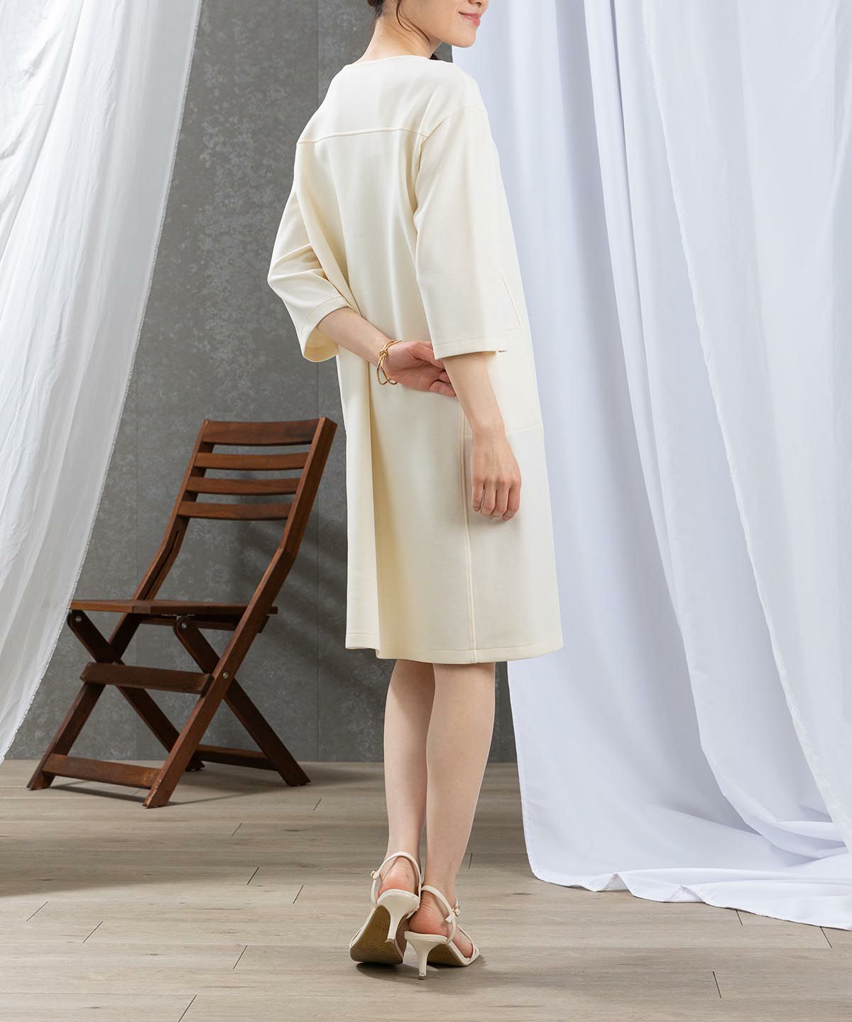 モデル着用画像（ホワイト）