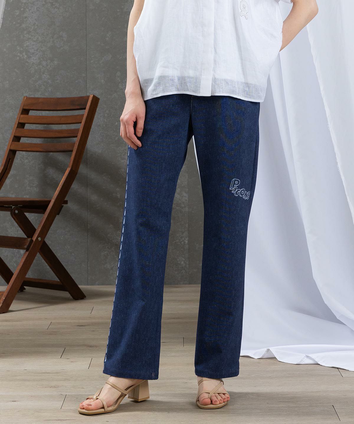 モデル着用画像（ネイビー）