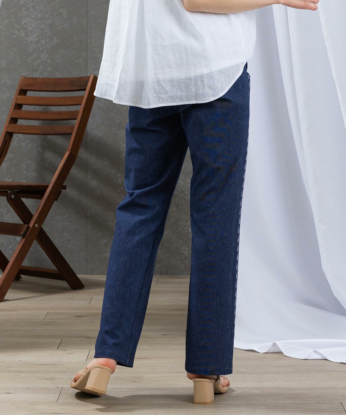 モデル着用画像（ネイビー）