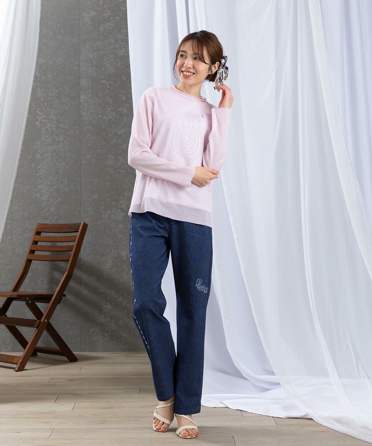 モデル着用画像（ネイビー）