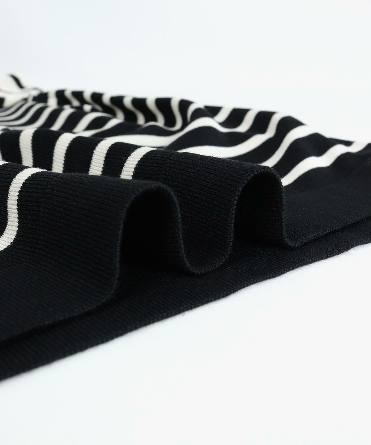 裾部分（ブラック）