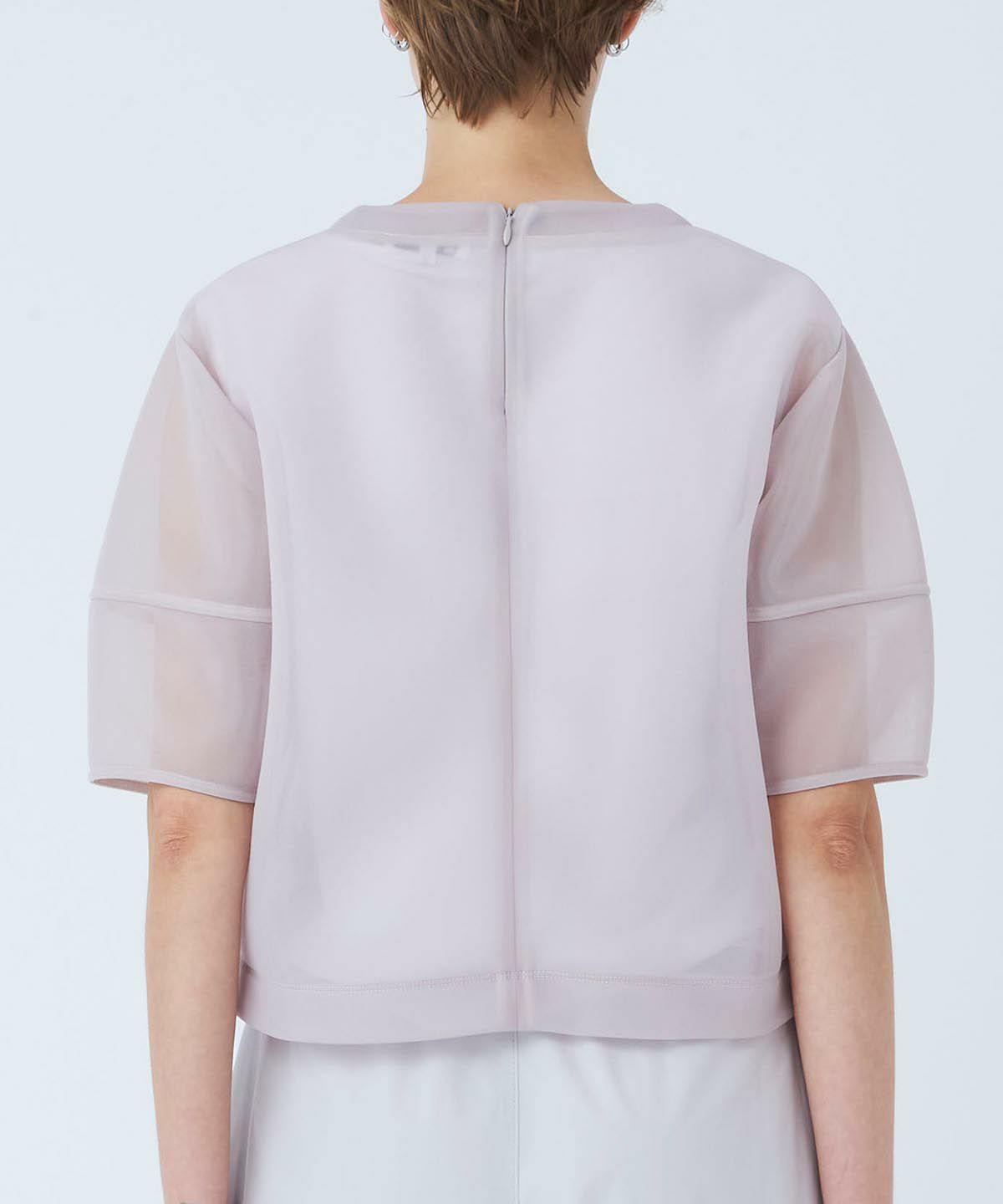 モデル画像（ベージュ）