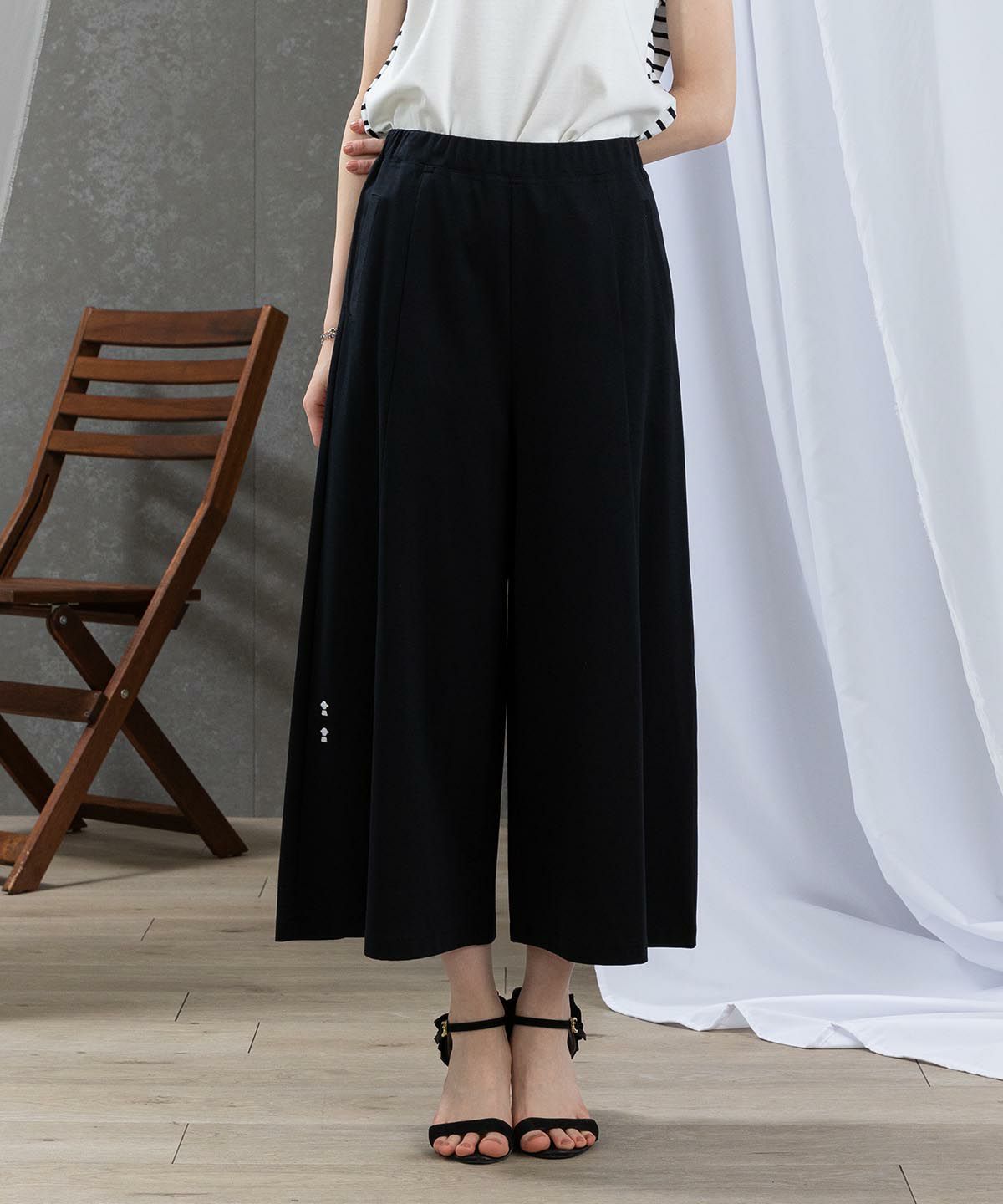 モデル着用画像（ブラック）