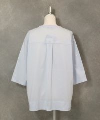 ハーフスリーブ刺繍プルオーバー 後（ライトブルー）