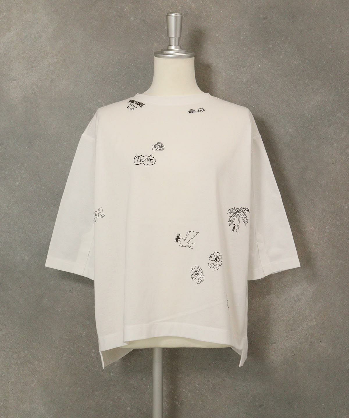 ハーフスリーブ刺繍プルオーバー（ホワイト×ブラック）