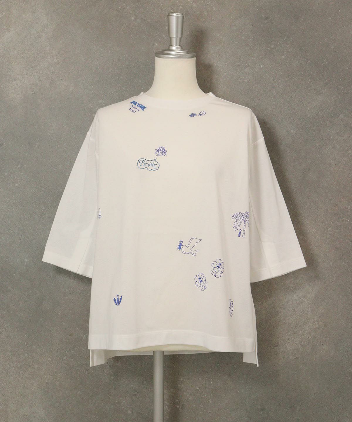 ハーフスリーブ刺繍プルオーバー（ホワイト×ブルー）