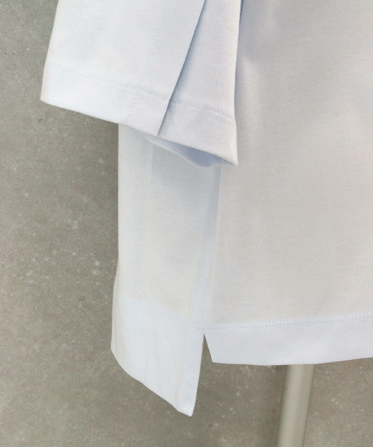 裾スリット（ライトブルー）