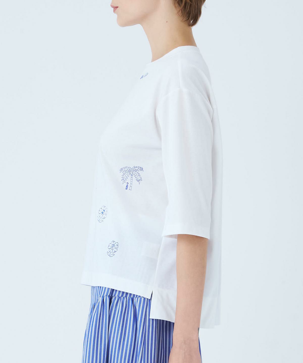 モデル画像（ホワイト×ブルー）